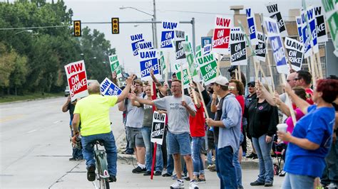 United Auto Workers strike begins